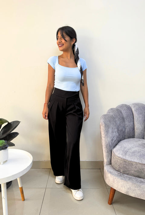 BÁSICO CUELLO CUADRADO