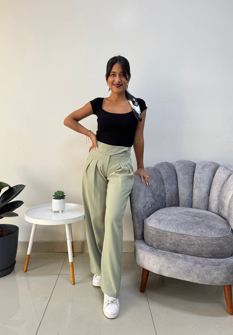 BÁSICO CUELLO CUADRADO