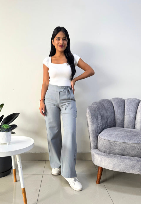 BÁSICO CUELLO CUADRADO